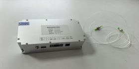 小型化智能偏振追踪稳偏模块